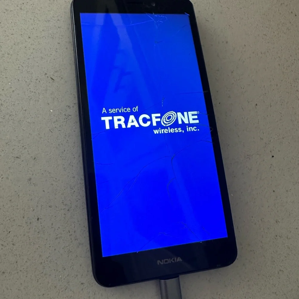 Nokia Cracked screen Tracphone LOCKED - PARTS ONLY